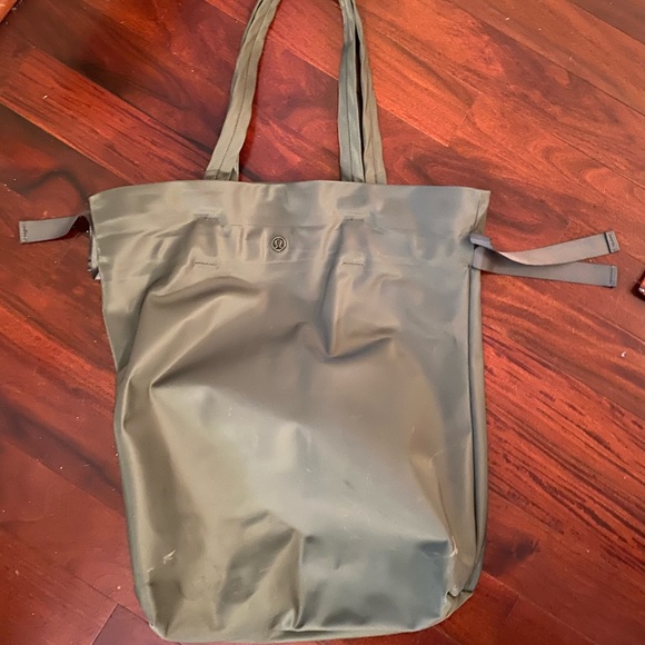 easy as a sunday tote